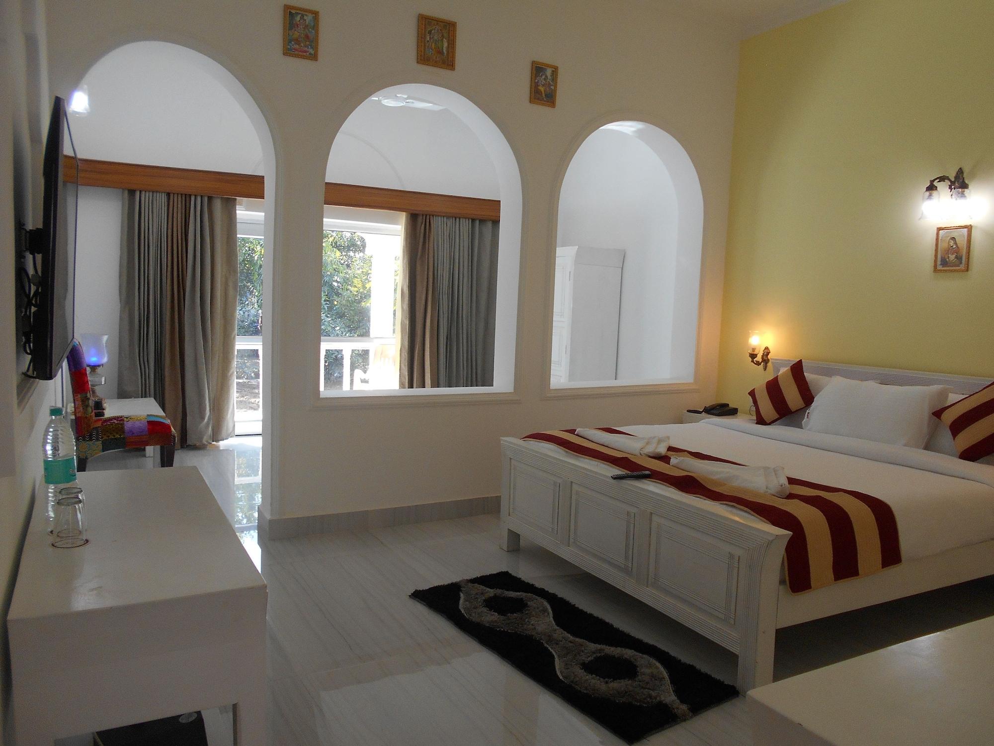 Hotel Isabel Palace Khajurāho Екстериор снимка