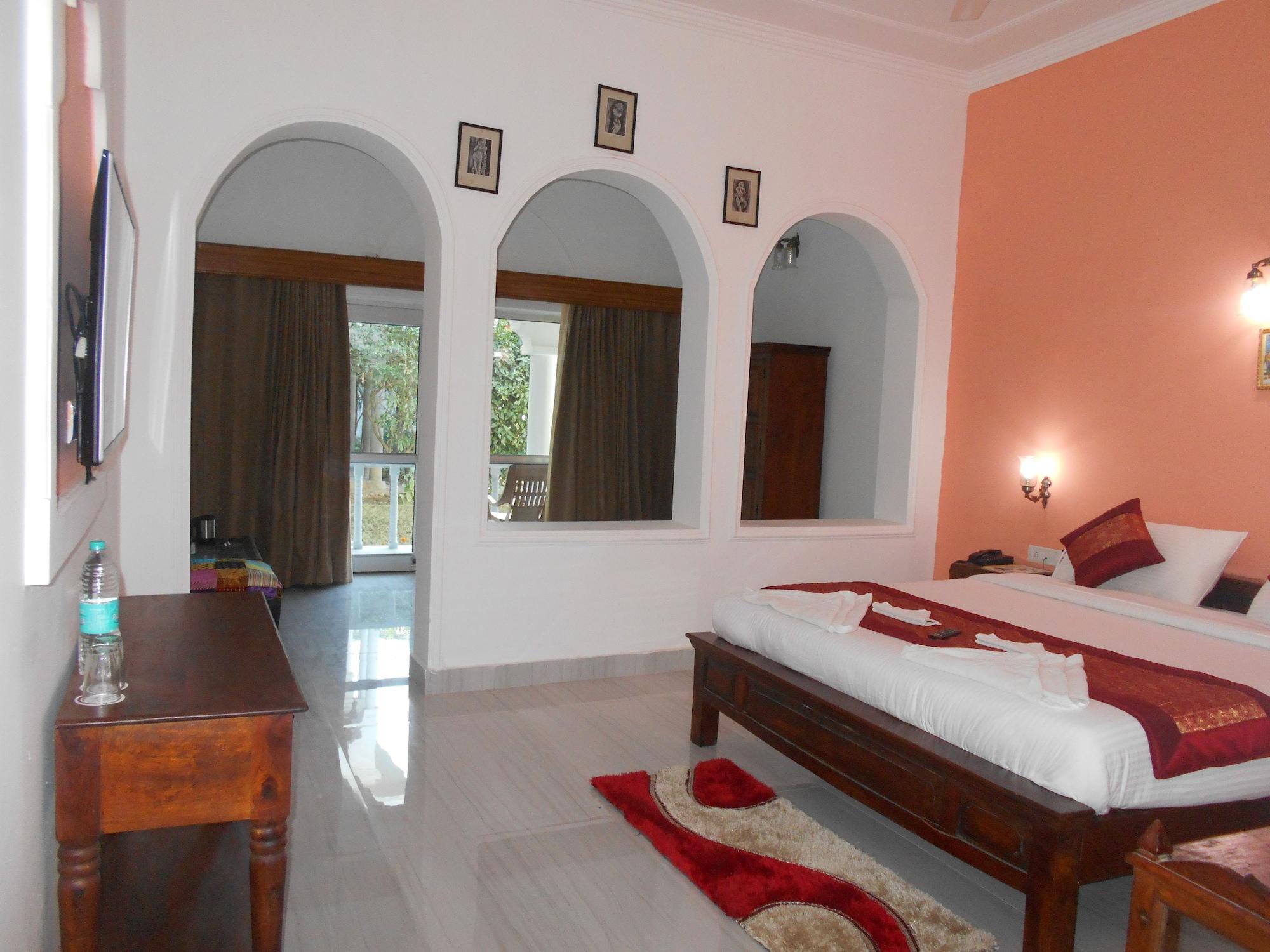 Hotel Isabel Palace Khajurāho Екстериор снимка