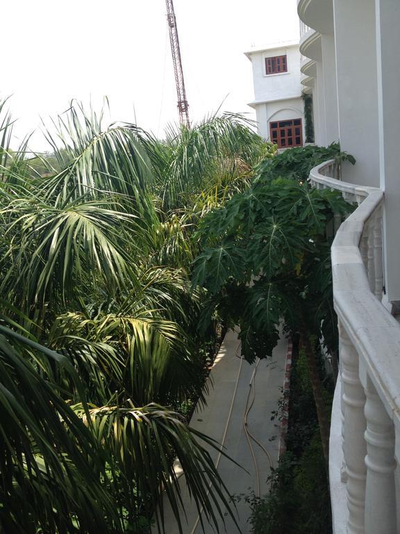 Hotel Isabel Palace Khajurāho Екстериор снимка