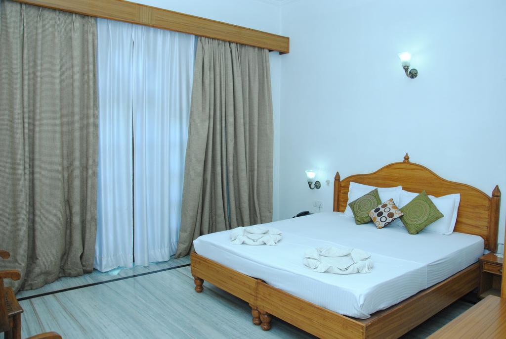 Hotel Isabel Palace Khajurāho Екстериор снимка