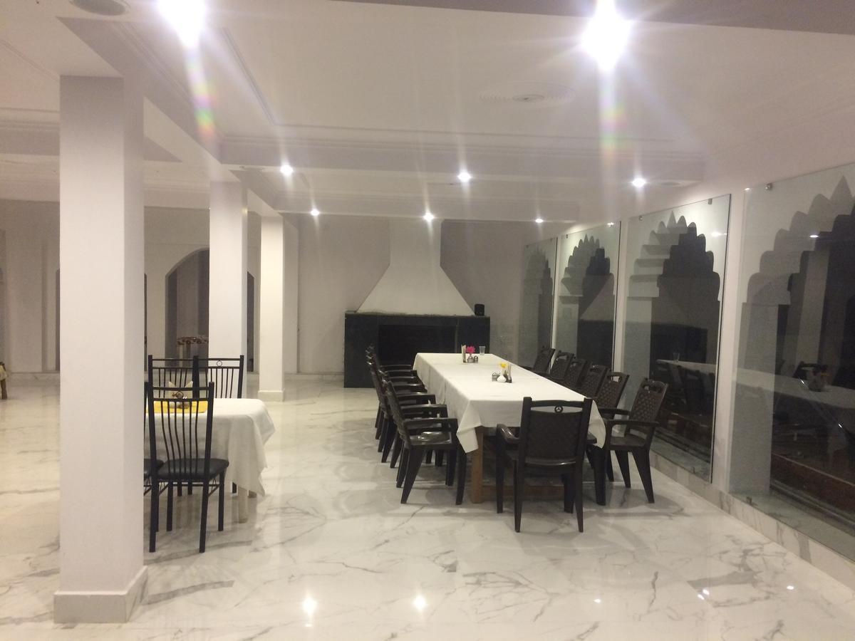 Hotel Isabel Palace Khajurāho Екстериор снимка