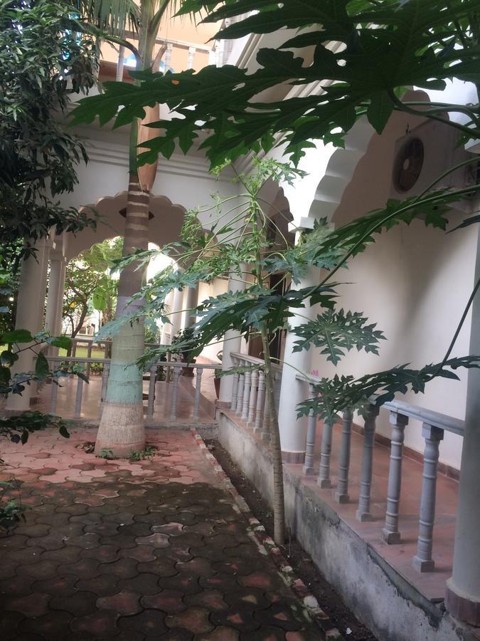 Hotel Isabel Palace Khajurāho Екстериор снимка