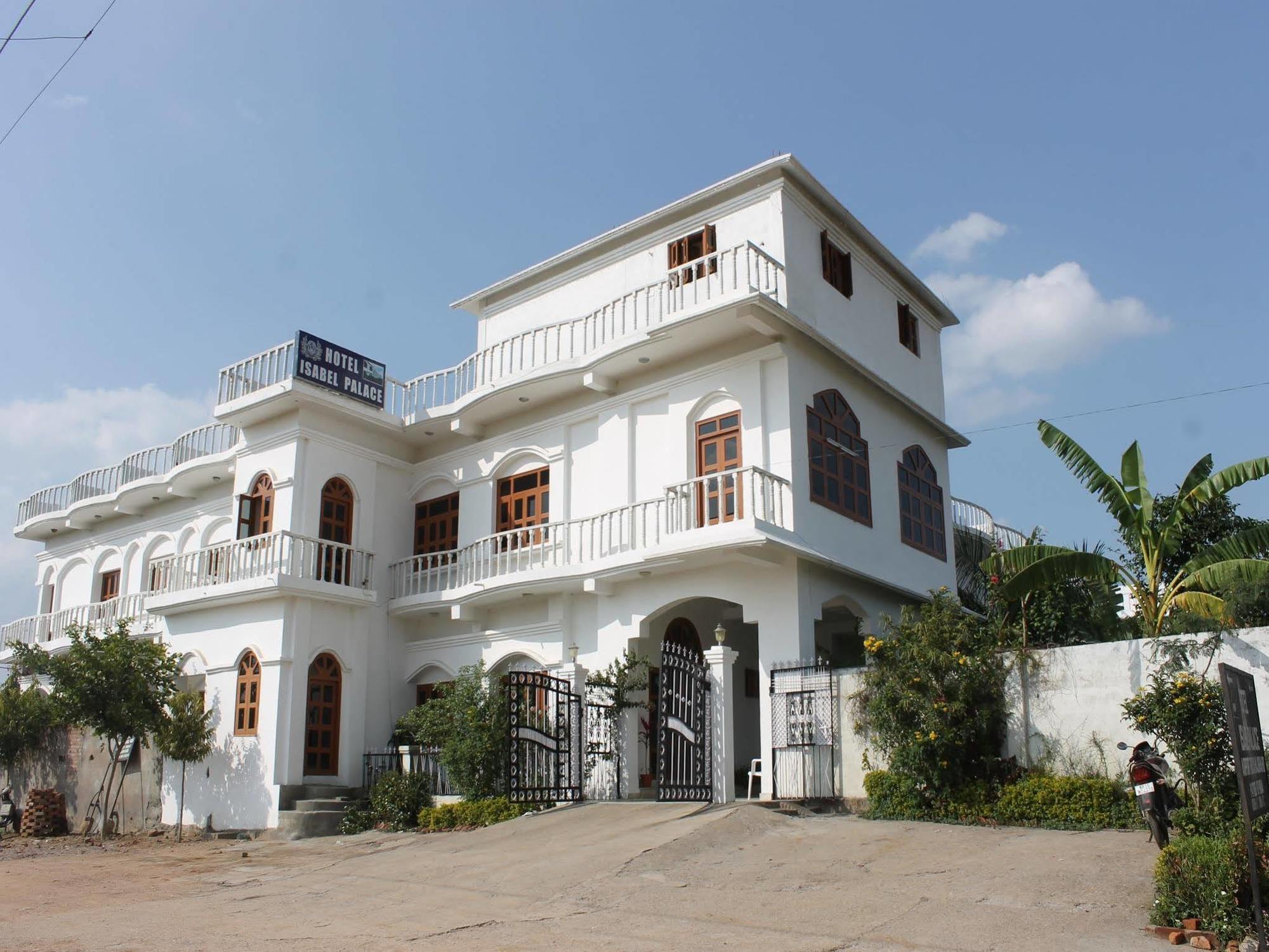 Hotel Isabel Palace Khajurāho Екстериор снимка
